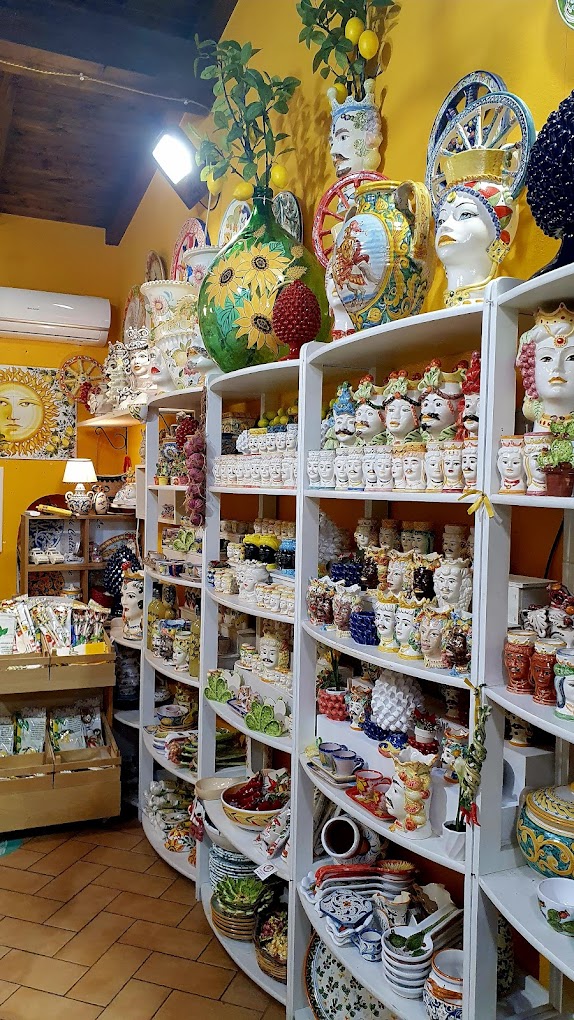 Ceramic plate with hand-painted citrus motif